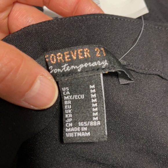 Forever 21 sleeveless black dress - Picture 7 of 9